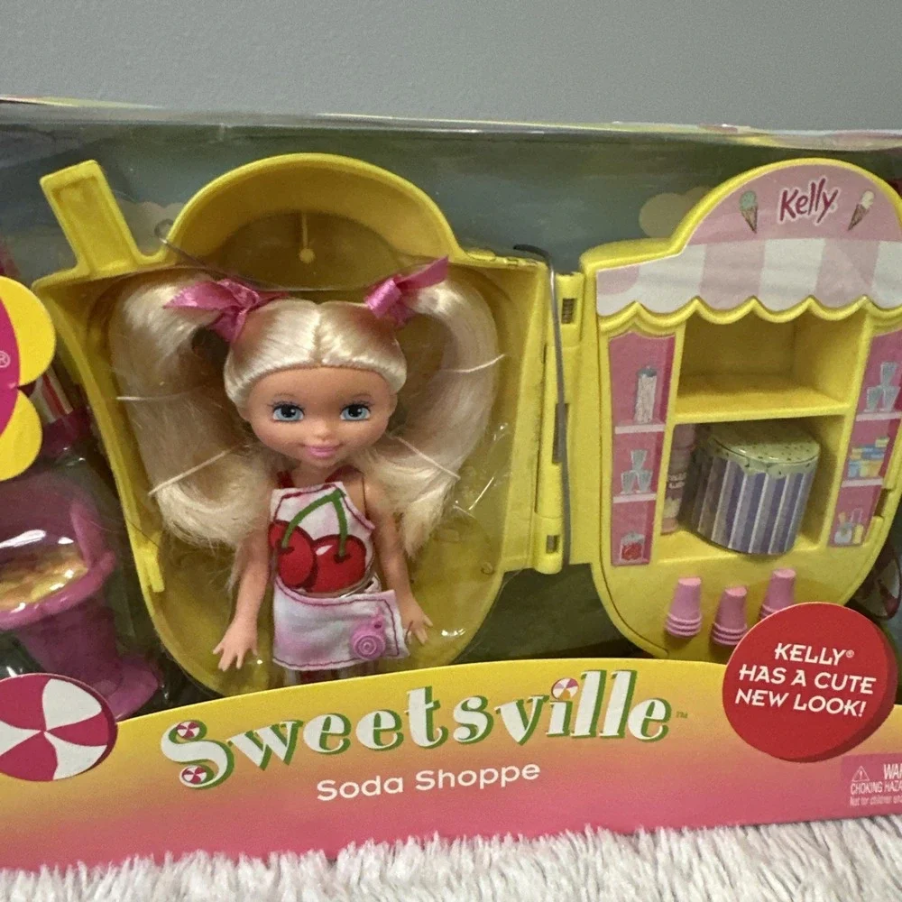 KELLY SWEETSVILLE‎ Soda Shoppe and Doll New Sealed